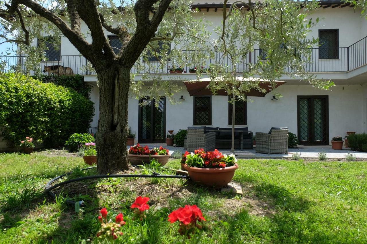 Bed and Breakfast L'Orto Sul Poggio Sutri Exterior foto